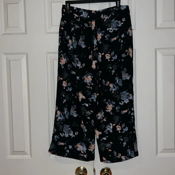 Icone for Simons Cropped floral Pleated Pull-On Dress Pant Purple Sz2 - Picture 11 of 12